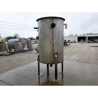Used 500 GALLON STAINLESS STEEL TANK with Pipe Coils