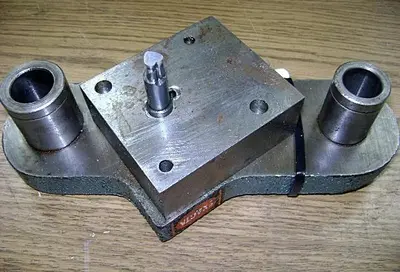 1575-390 Stamping Press Tool And Die To Make Small Heart- Jewelry Pendant