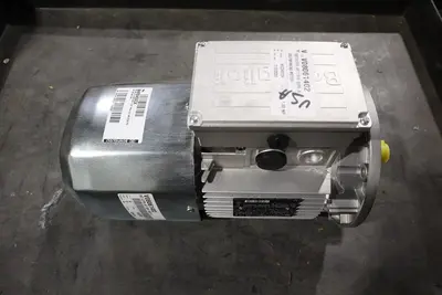 NEW BONFIGLIOLI 8AF2400CK / BX 90 L A 4 MOTOR STOCK HS-19