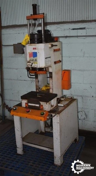 3 TON J.A.M (JAPAN AUTOMATIC MACHINE CO LTD) “HYP305H” C-FRAME HIGH-SPEED BENCH-TYPE HYDRAULIC PRESS