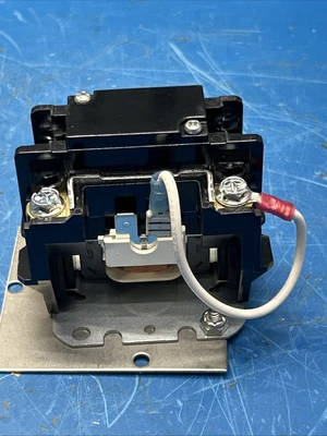 NEW Square D 8910DP41V02Y248Y256