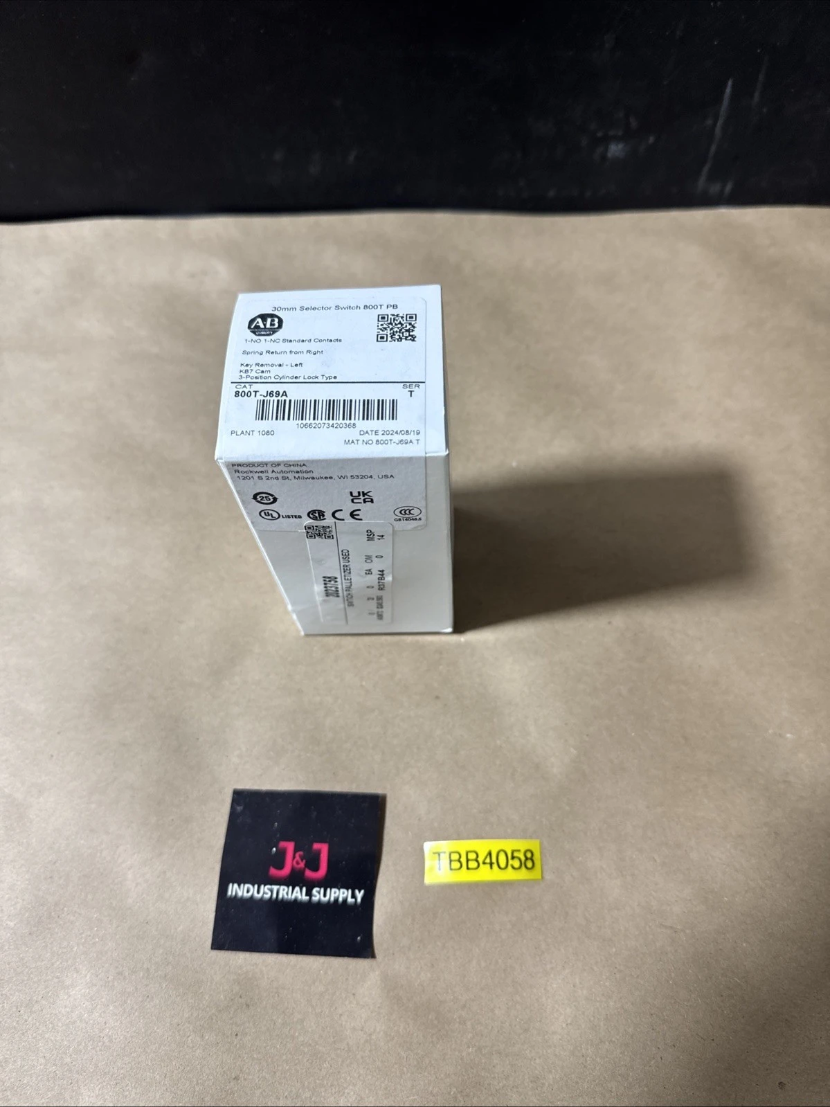 NEW Allen-Bradley 800T-J69A