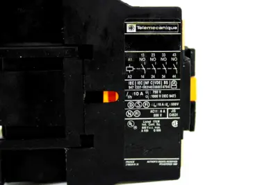 Telemecanique  CA2DN40F7 Control Relay, 10 Amp