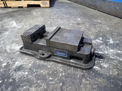 Kurt 6" Vise