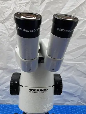 WILD HEERBRUGG MICROSCOPE WITH ESD22 EYEPIECES
