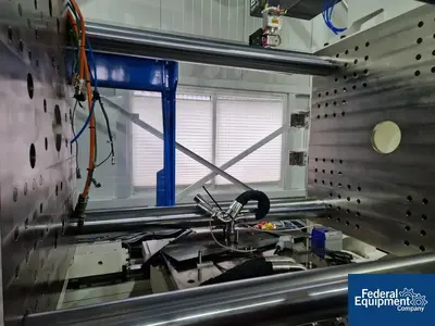 NEW Engel Machinery Inc Engel Injection Molding Machine, model e-motion 440H/50MV/380 T combi