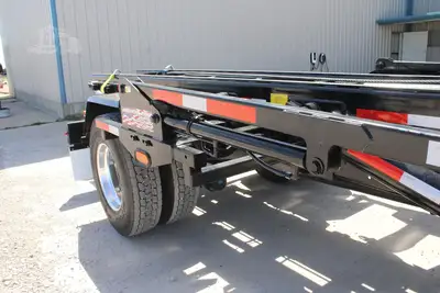 New | in-Stock 2027 MACK MD7 Rolloff Trucks Texas US | Roll Off Truck World #1491924