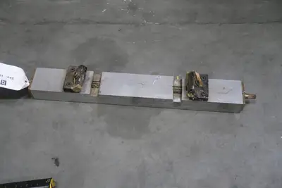 2' Track Holder