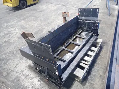 USED TOMMY GATE CO. 1500 LBS
