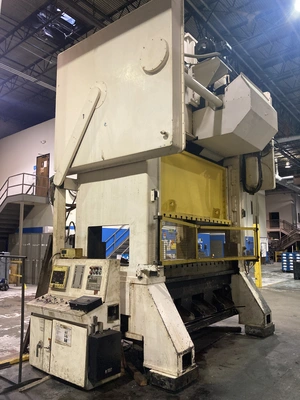 1992 BLOW SC2-300-96-48 Straight Side Double Crank Press | Universal Press & Machinery (UPM) (3)