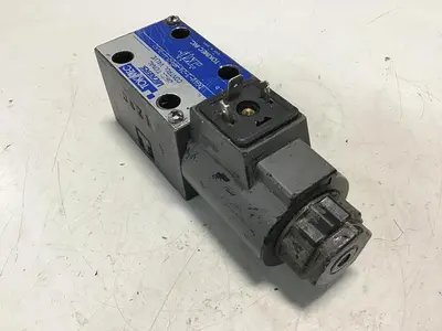 USED VICKERS DG4V-3-2A-M-U7-H-7-52