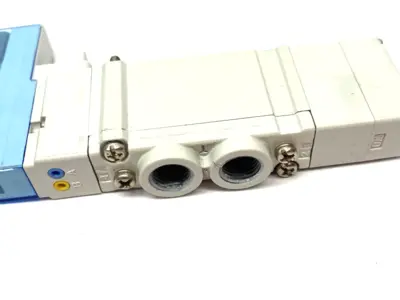 Used SMC Solenoid Valve 4/5-Port 0.2~0.7MPa Solenoid Valves Michigan US | Maverick Industrial Sales #1396923