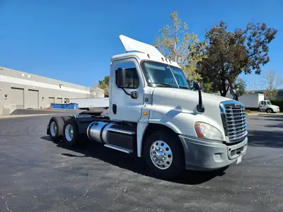 USED 2013 FREIGHTLINER CASCADIA 125