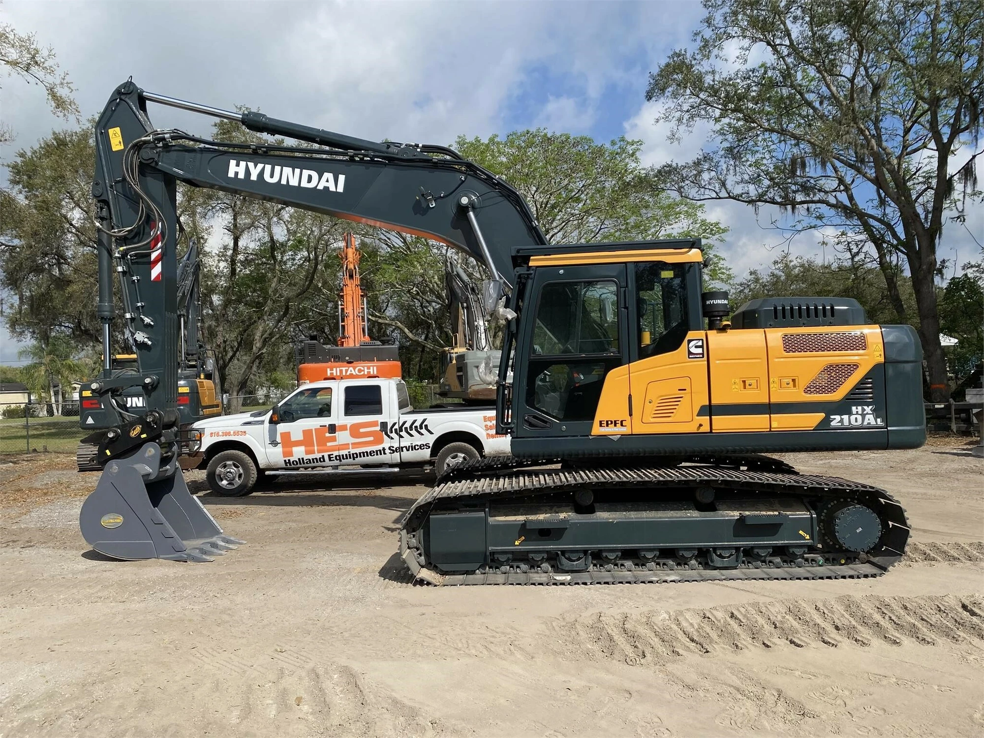 USED 2023 Hyundai HX210AL