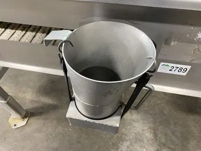 VMW 8' Sorting Conveyor