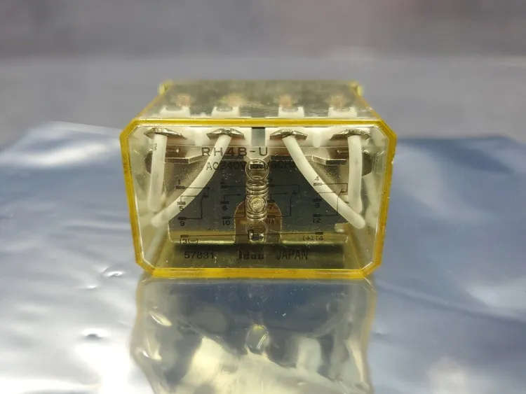 Used IDEC _UNKNOWN_ Relays & Switches | Palmetto Automation #1156633