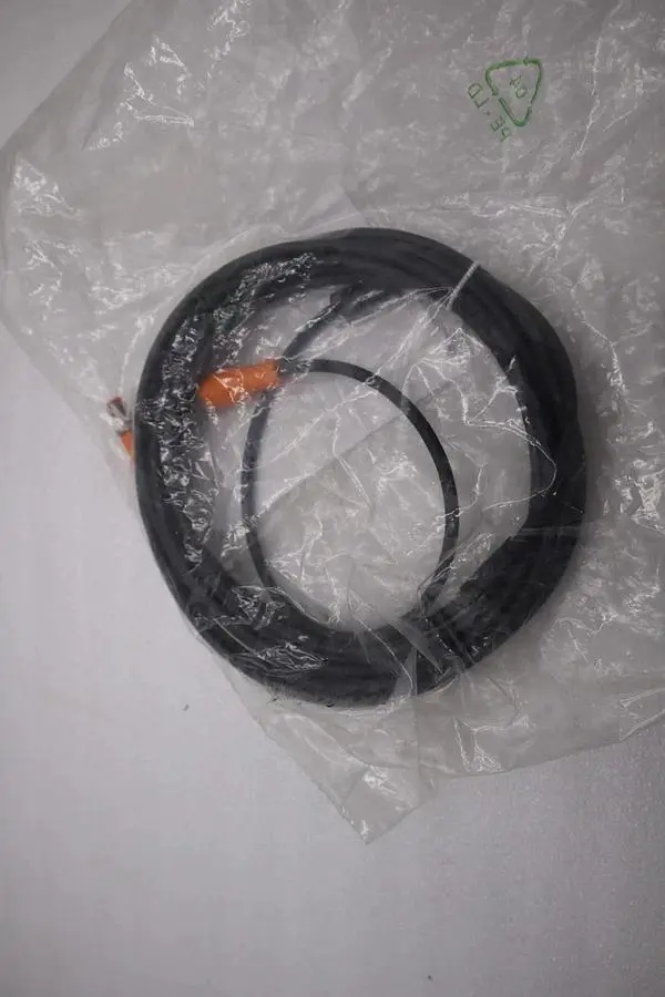 LOT OF 2 - IFM EVC259 Connection Cable M8 to M12 - STOCK H1398
