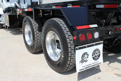New | in-Stock 2026 INTERNATIONAL HX Rolloff Trucks Texas US | Roll Off Truck World #1491804