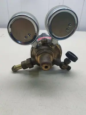 Used MATHESON _UNKNOWN_ Air Pressure Regulators | ND Industrial Surplus #1226738