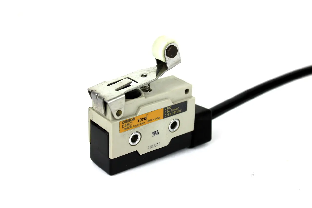 USED OMRON D4MC-2020