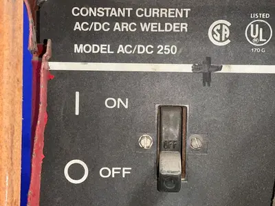 Used LINCOLN ELECTRIC IDEALARC 250 Arc Welders Ohio US | HGR 24 #1506567