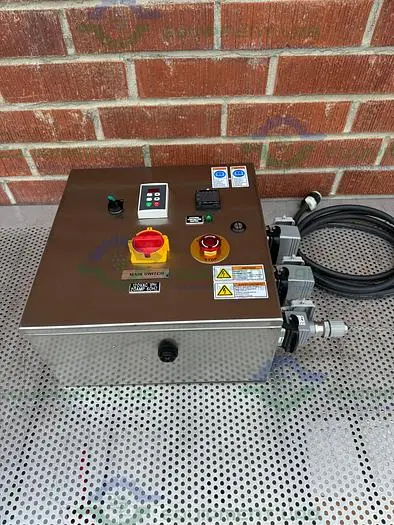 Used LENZE AC TECH SF110S VARIABLE FREQUENCY DRIVE 1 HP W/ ENCLOSURE 16" X 9" X 16" Electronics & Components | Equipment Lab #486522