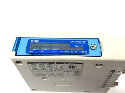 Used SMC COMPACT SERIAL INTERFACE UNIT, PNP 16-POINT, 24VDC PLC Input & Output Michigan US | Maverick Industrial Sales #1089388