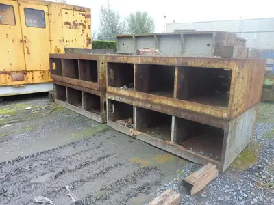 USED CLAMPING TABLE 2500 X 1465 X 750 MM