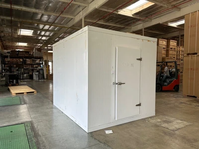171-0323 10x10x8 Walk In Refrigerator Freezer Cooler Box