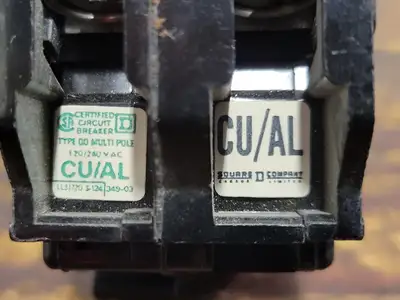 Used SQUARE D QO220 Switchgears British Columbia CA | Lenmark #242280