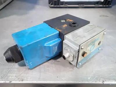 USED VICKERS PA4DG4S4LW012AH60S558