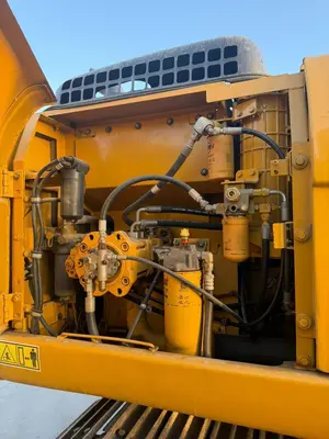 USED 2022 CATERPILLAR 323D3
