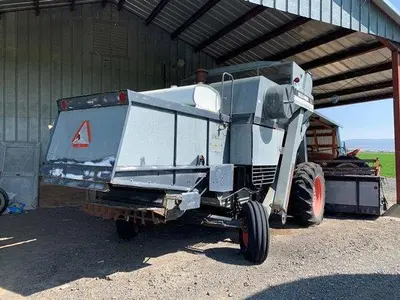 USED 1976 GLEANER MODEL L