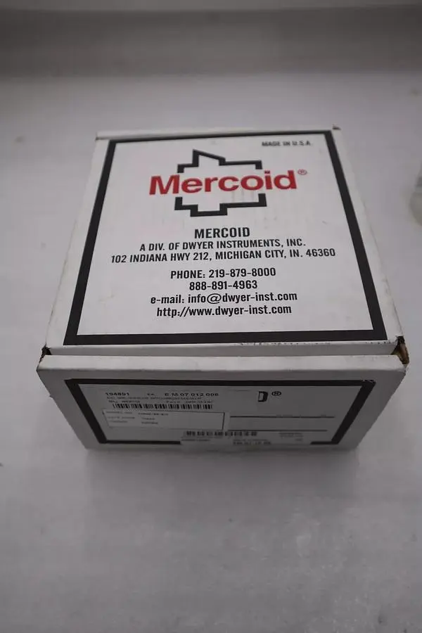DWYER MERCOID DAW-33-3-7 / DAW3337 NEW IN BOX SWITCH STOCK G169A