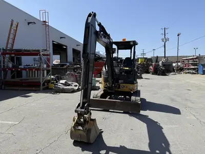 USED 2016 JOHN DEERE 35G
