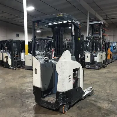 USED 2018 CROWN RR5725-45