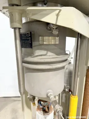 Used Autoclave Engineers 5 Gallon High Pressure Reactor System – 1900 PSI Jacket