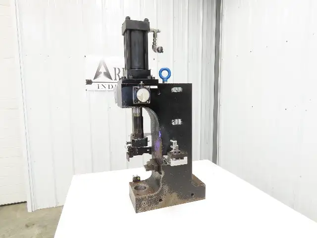 Used PARKER _UNKNOWN_ Single Station Punches Indiana US | Arrow Industrial #1150333