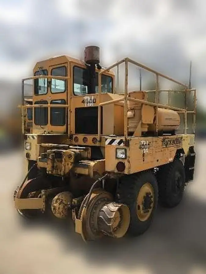 USED 1990 TRACKMOBILE 4000