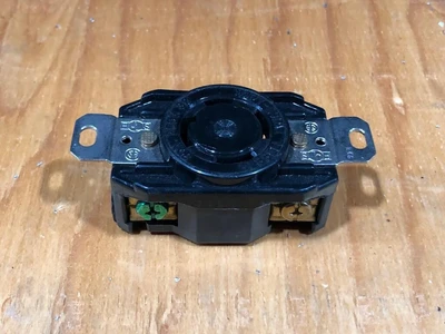 USED HUBBELL L1530R