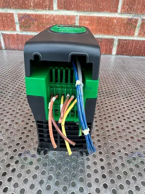 USED CONTROL TECHNIQUES COMMANDER SK SKC3400400 AC DRIVE 4.0 KW, 11.9 A