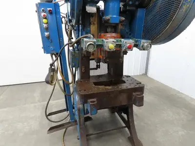 Federal Mechanical OBI Punch Press 43 Ton Air Brake Clutch 1-1/2" Stroke 7.5Hp