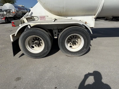 Used 1970 LUBBOCK _UNKNOWN_ Tanker Trailers Indiana US | Lakeshore Equipment Sales #1546595