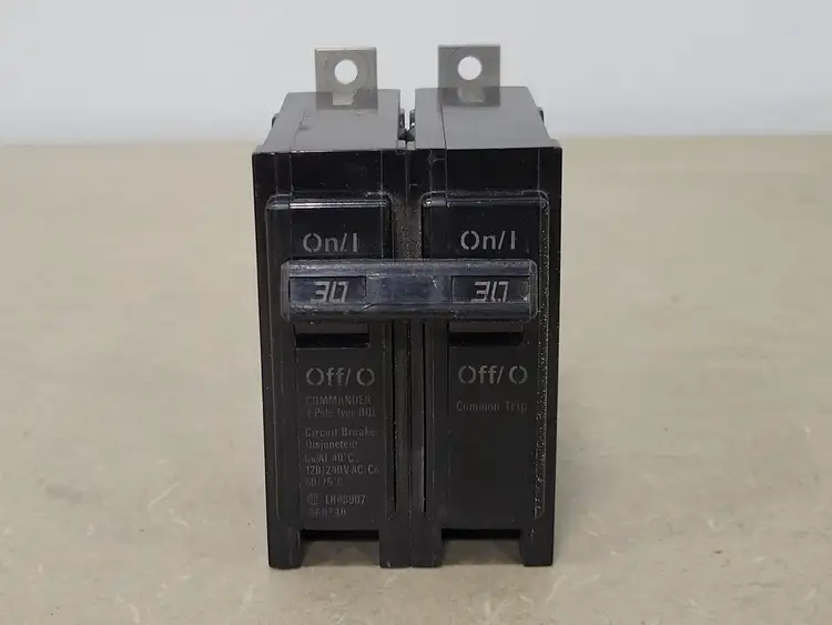 Used COMMANDER BQL230R Switchgears British Columbia CA | Lenmark #239824