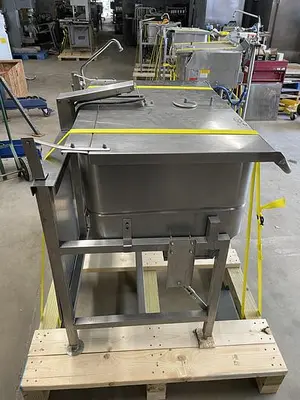 USED GROAN COMMERCIAL MANUAL TILTING BRAISING PAN NHFP-4-9