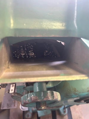 Scovill Fasteners GE Automatic Textile Snap Button Machine Press