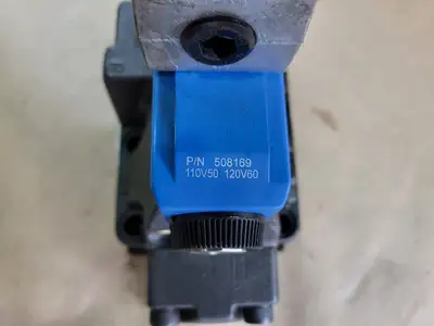 NEW EATON DG5V-8-H-2C-M-FWL-B-10-EN21