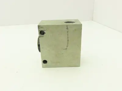 Dana 987618 Hydraulic Manifold Block W Flow Control Valve