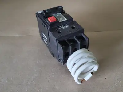 30 Amp 2 Pole 120/240 Volts GFCI Circuit Breaker QE230