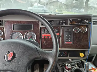 USED 2020 KENWORTH T270